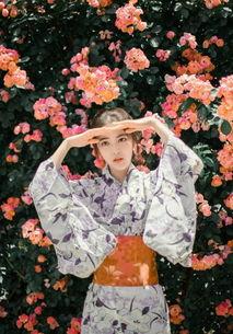 和服女孩吃瓜曝光