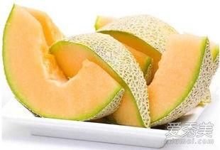 吃蛋黄酥和哈密瓜,甜蜜碰撞，味蕾盛宴